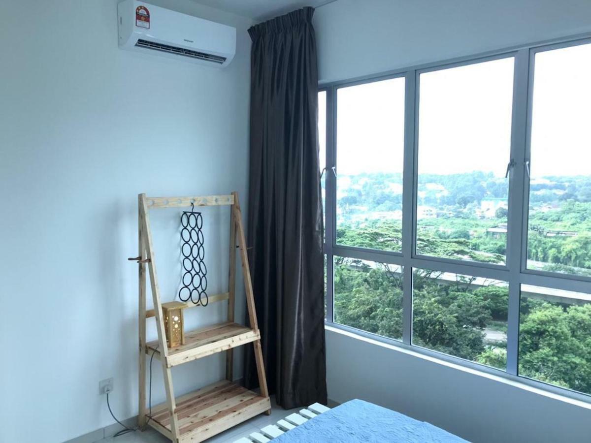 Zizz Homestay - The Pallet Home Petaling Jaya Extérieur photo
